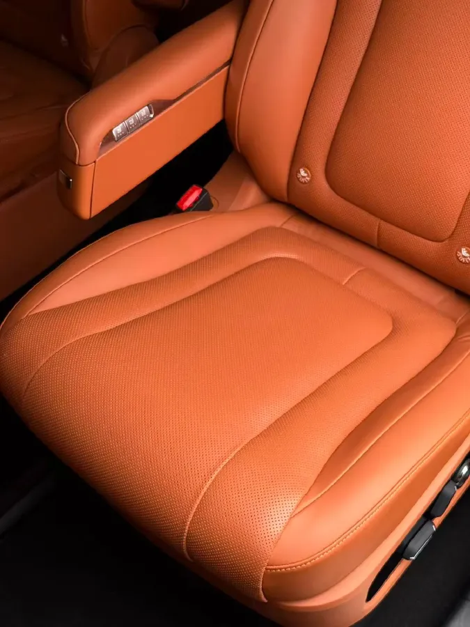 2024 AITO AITO M9 1.5T 152HP L4 REEV 42KWH,autocango,china used car exporter,china ev exporter,chinese used car exporter,chinese used ev exporter