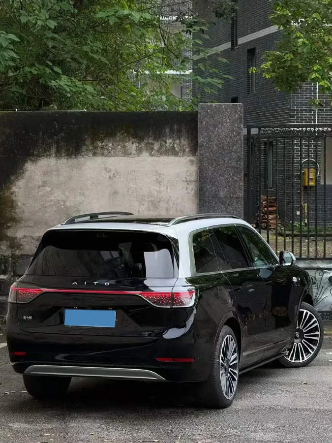 2024 AITO AITO M9 1.5T 152HP L4 REEV 42KWH,autocango,china used car exporter,china ev exporter,chinese used car exporter,chinese used ev exporter