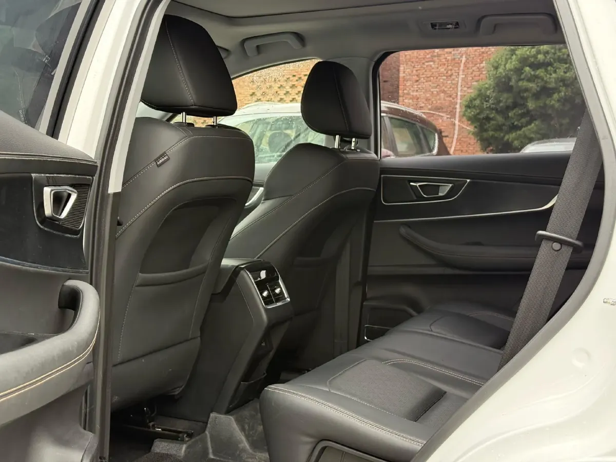 2023 Chery Tiggo 8 1.5T 156HP L4 6MT,autocango,china used car exporter,china ev exporter,chinese used car exporter,chinese used ev exporter