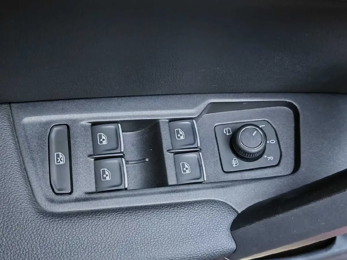 2020 Volkswagen Tayron X 2.0T 186HP L4 7DCT,autocango,china used car exporter,china ev exporter,chinese used car exporter,chinese used ev exporter