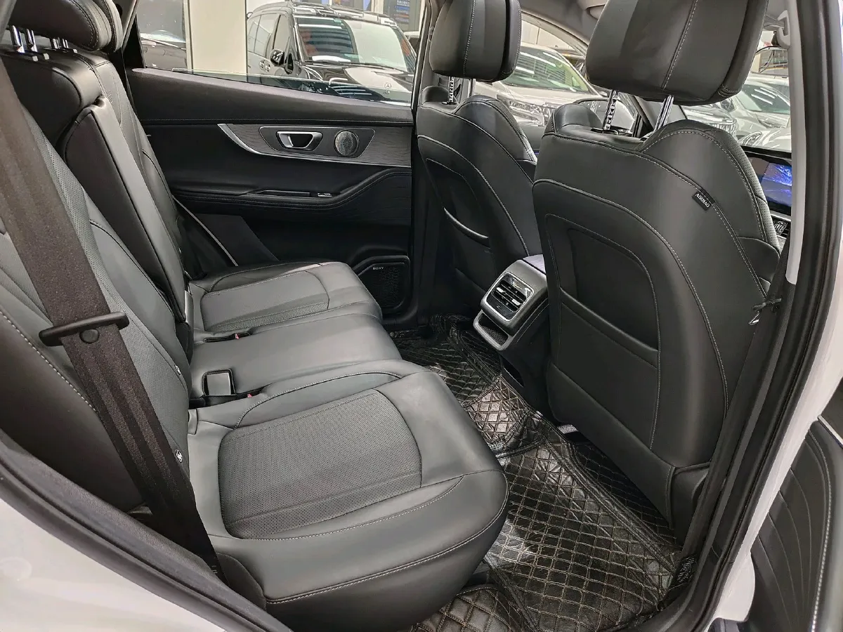 2022 Chery Tiggo 8 PRO 1.6T 197HP L4 7DCT,autocango,china used car exporter,china ev exporter,chinese used car exporter,chinese used ev exporter