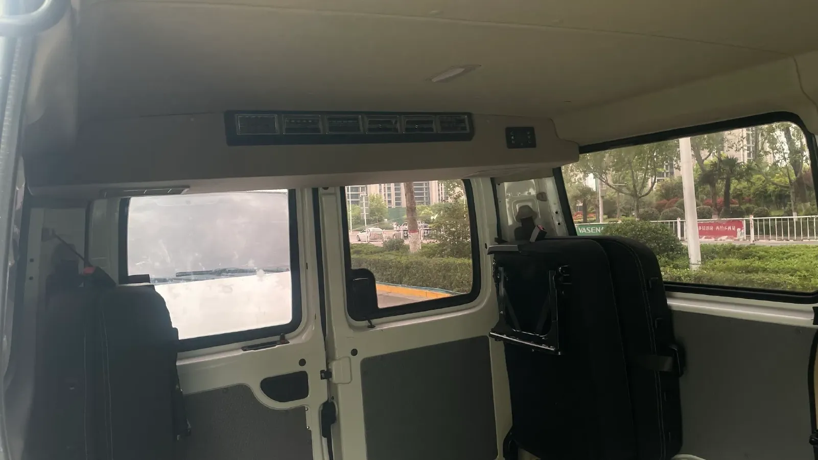 2021 MAXUS XinTu V80 2.0T 139HP L4 6MT,autocango,china used car exporter,china ev exporter,chinese used car exporter,chinese used ev exporter