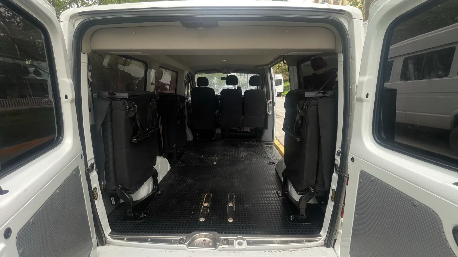 2021 MAXUS XinTu V80 2.0T 139HP L4 6MT,autocango,china used car exporter,china ev exporter,chinese used car exporter,chinese used ev exporter