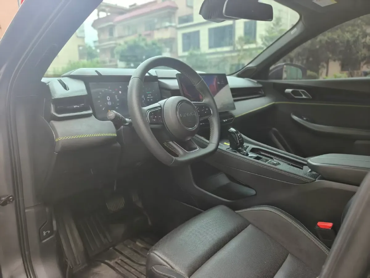 2023 MAXUS G50 1.5T 181HP L4 7DCT,autocango,china used car exporter,china ev exporter,chinese used car exporter,chinese used ev exporter