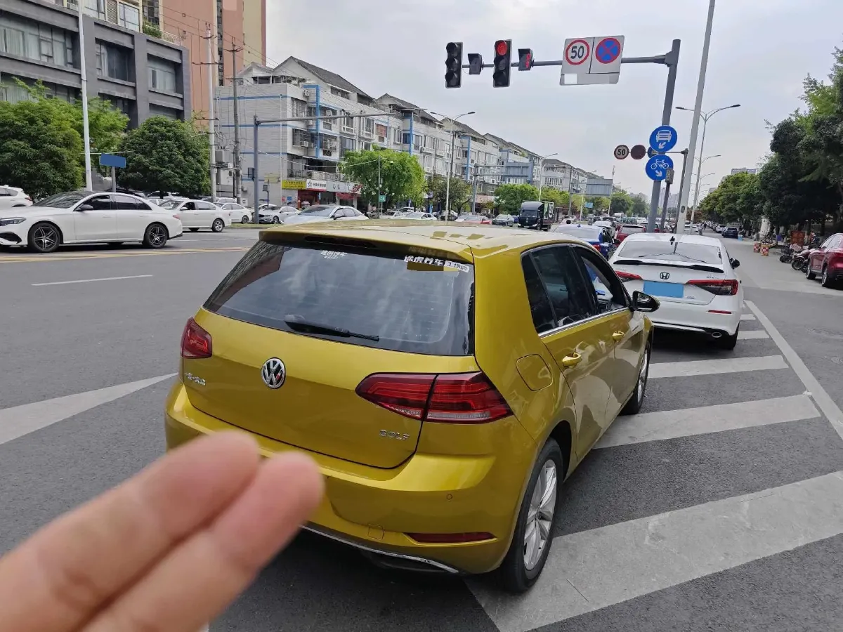 2018 Volkswagen Golf 1.6L 110HP L4 6AT,autocango,china used car exporter,china ev exporter,chinese used car exporter,chinese used ev exporter