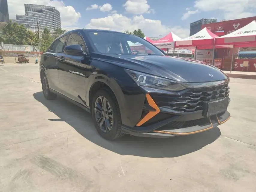 2024 DongFeng Aeolus YiXuan 1.5L 125HP L4 6DCT,autocango,china used car exporter,china ev exporter,chinese used car exporter,chinese used ev exporter