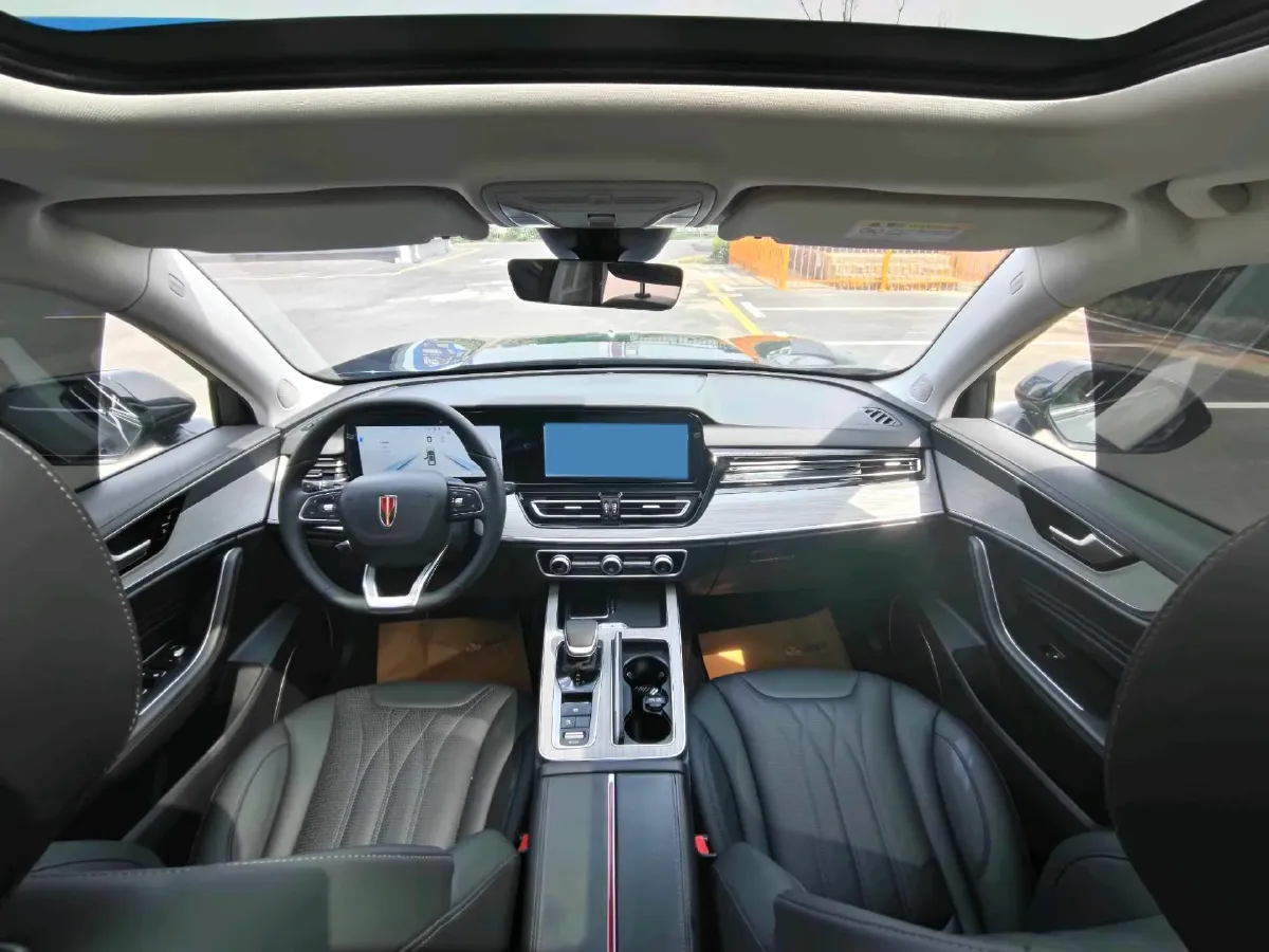 2025 HongQi HS5 2.0T 252HP L4 8AT,autocango,china used car exporter,china ev exporter,chinese used car exporter,chinese used ev exporter