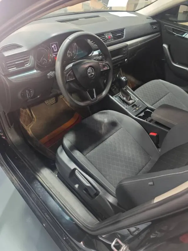 2019 Skoda Superb 1.4T 150HP L4 7DCT,autocango,china used car exporter,china ev exporter,chinese used car exporter,chinese used ev exporter