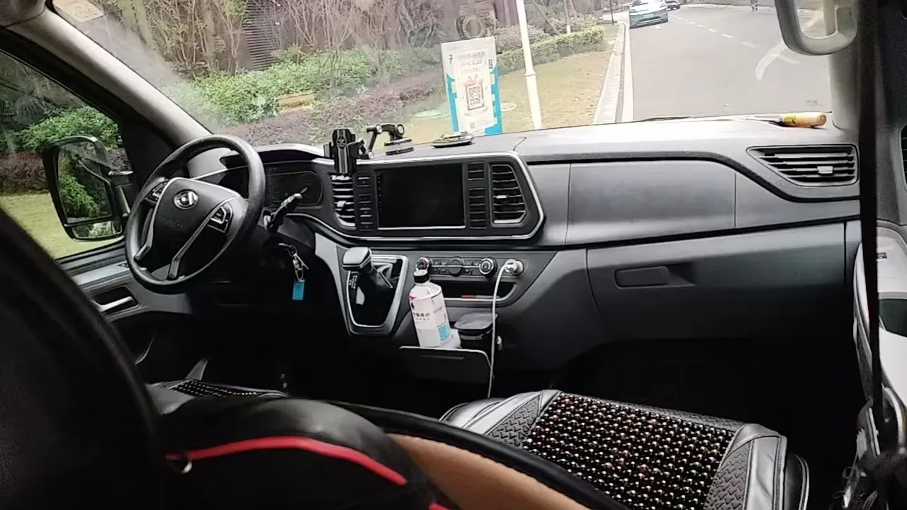 2021 MAXUS XinTu V80 2.0T 139HP L4 6MT,autocango,china used car exporter,china ev exporter,chinese used car exporter,chinese used ev exporter