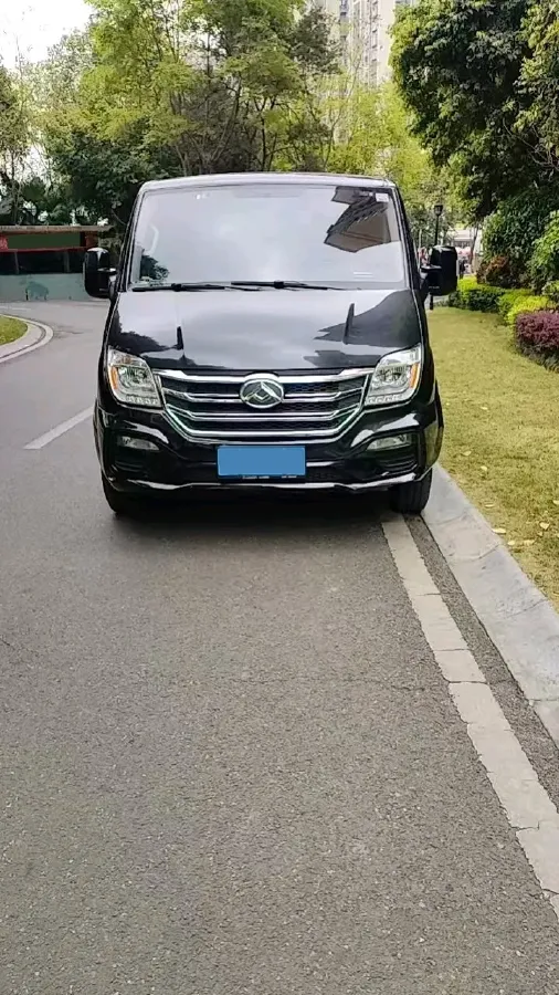 2021 MAXUS XinTu V80 2.0T 139HP L4 6MT,autocango,china used car exporter,china ev exporter,chinese used car exporter,chinese used ev exporter