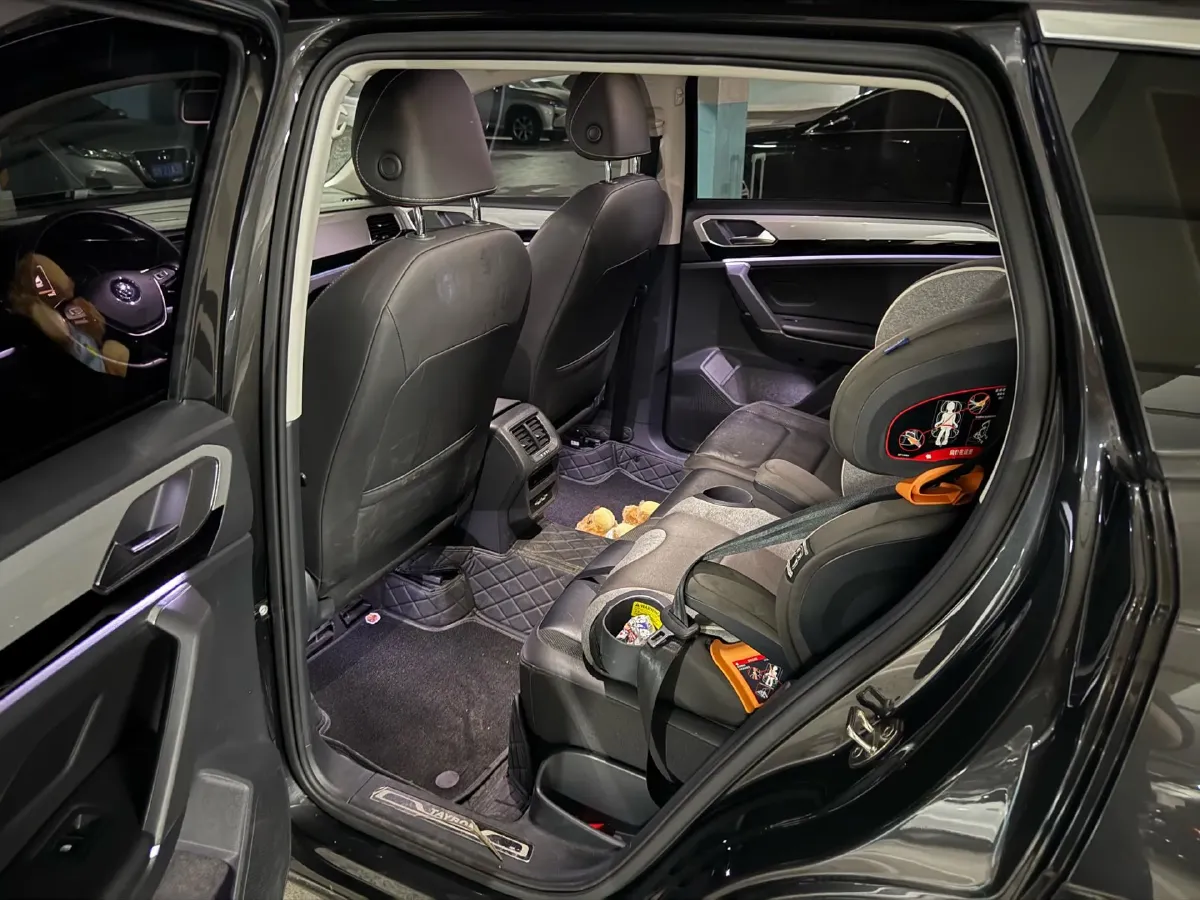 2019 Jeep Cherokee 2.0T 234HP L4 9AT,autocango,china used car exporter,china ev exporter,chinese used car exporter,chinese used ev exporter