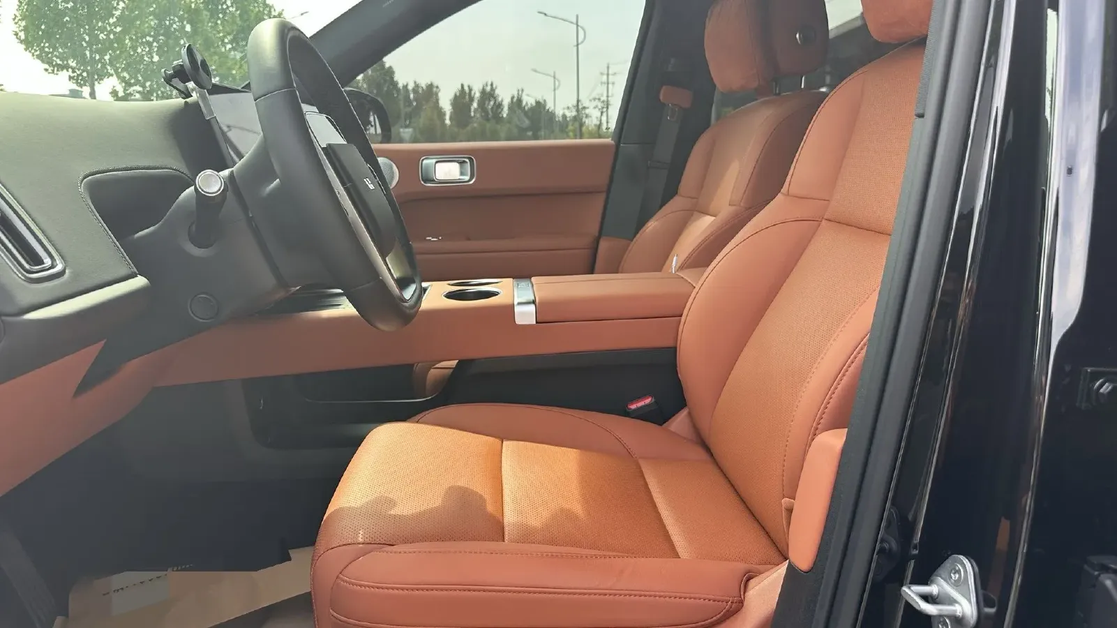 2024 Li L6 Range Extended 154HP L4 REEV 36.8KWH,autocango,china used car exporter,china ev exporter,chinese used car exporter,chinese used ev exporter