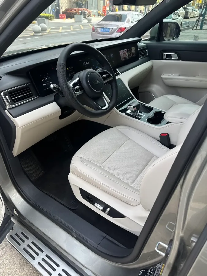 2021 Li ONE Range Extended 131HP REEV 40.5KWH,autocango,china used car exporter,china ev exporter,chinese used car exporter,chinese used ev exporter