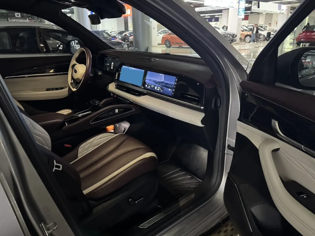 2021 Geely Monjaro 2.0T 218HP L4 7DCT,autocango,china used car exporter,china ev exporter,chinese used car exporter,chinese used ev exporter