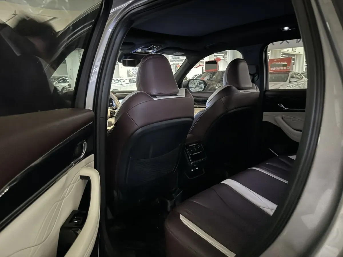 2021 Geely Monjaro 2.0T 218HP L4 7DCT,autocango,china used car exporter,china ev exporter,chinese used car exporter,chinese used ev exporter