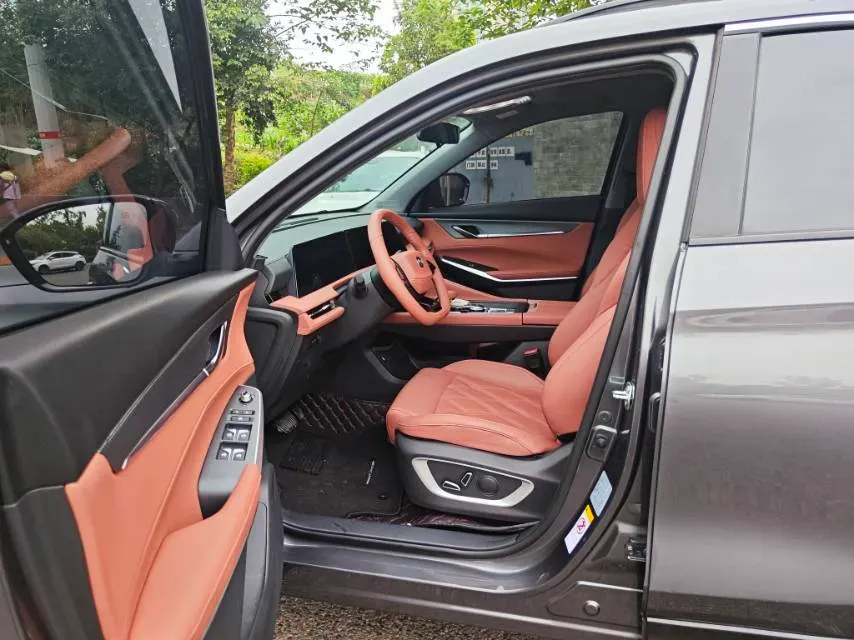 2023 ChangAn CS75 Plus 1.5T 188HP L4 8AT,autocango,china used car exporter,china ev exporter,chinese used car exporter,chinese used ev exporter