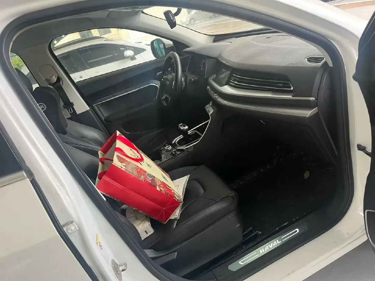 2017 Haval H6 2.0T 197HP L4 7DCT,autocango,china used car exporter,china ev exporter,chinese used car exporter,chinese used ev exporter