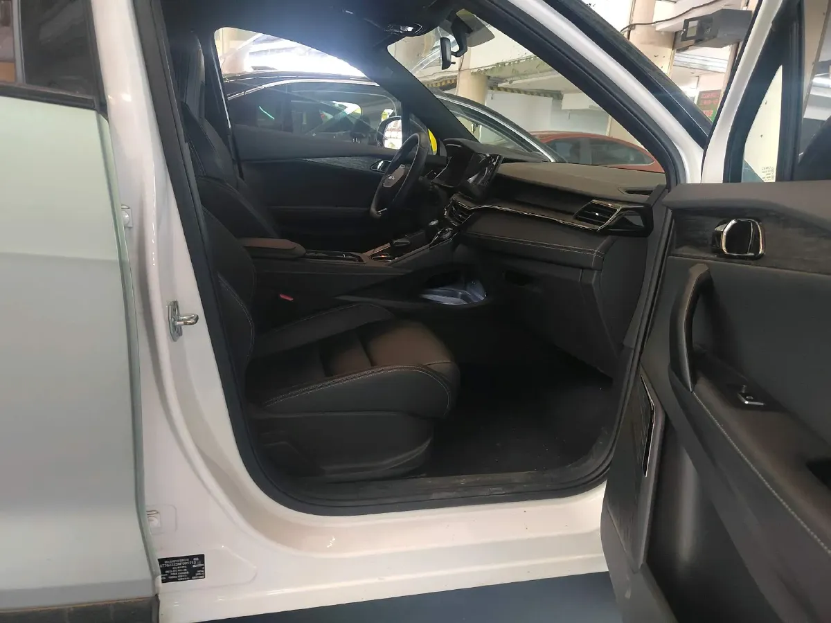 2023 LYNK&CO 06 1.5T 181HP L4 7DCT,autocango,china used car exporter,china ev exporter,chinese used car exporter,chinese used ev exporter