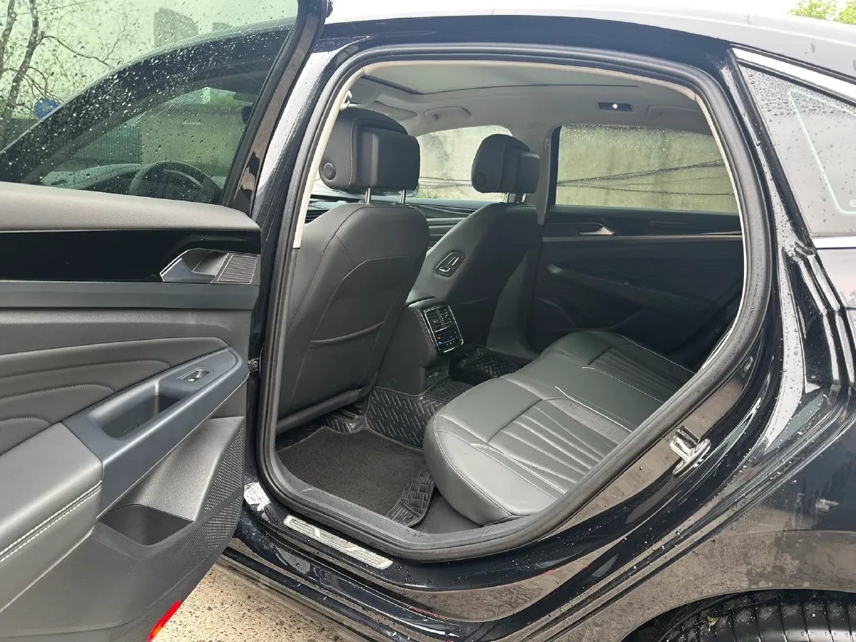 2024 Volkswagen Passat 2.0T 186HP L4 7DCT,autocango,china used car exporter,china ev exporter,chinese used car exporter,chinese used ev exporter