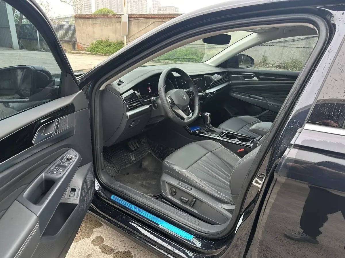 2024 Volkswagen Passat 2.0T 186HP L4 7DCT,autocango,china used car exporter,china ev exporter,chinese used car exporter,chinese used ev exporter