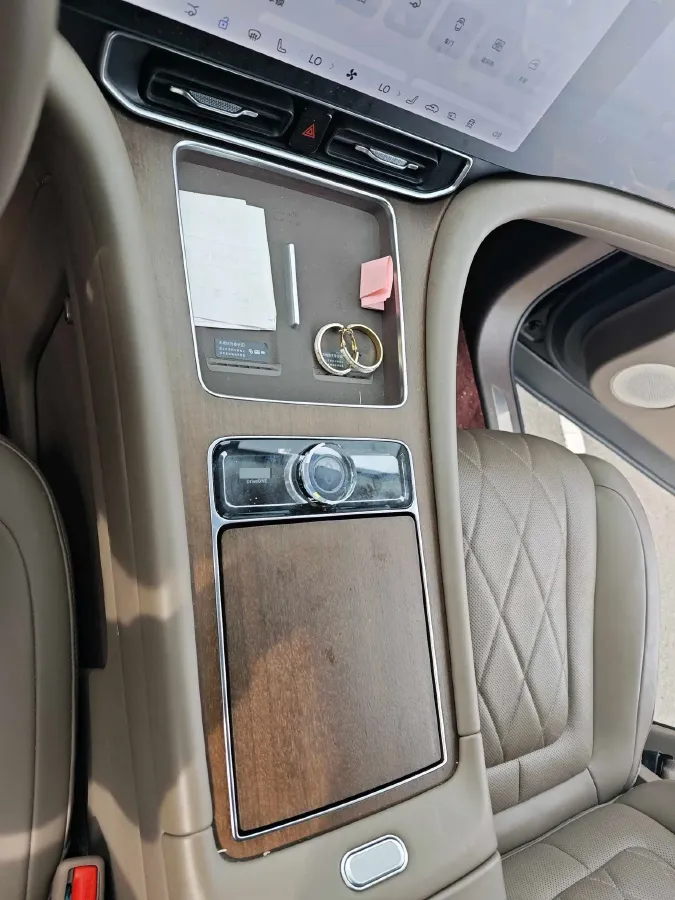 2024 AITO AITO M9 1.5T 152HP L4 REEV 42KWH,autocango,china used car exporter,china ev exporter,chinese used car exporter,chinese used ev exporter