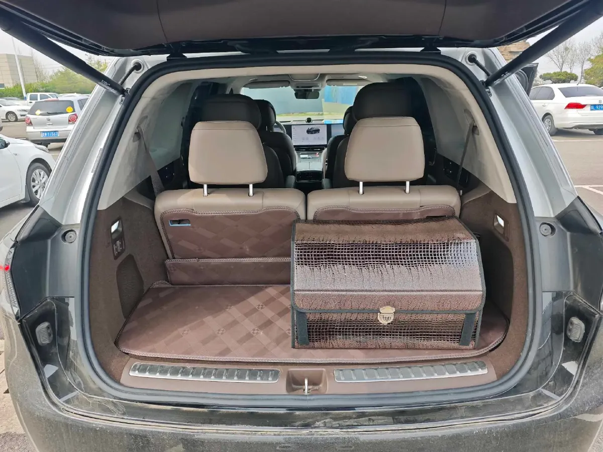 2024 AITO AITO M9 1.5T 152HP L4 REEV 42KWH,autocango,china used car exporter,china ev exporter,chinese used car exporter,chinese used ev exporter