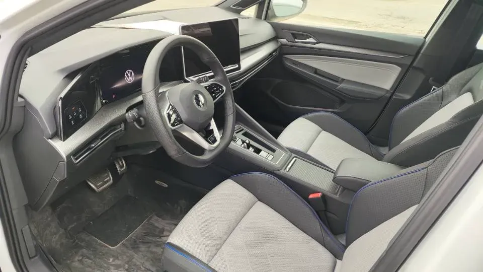 2025 Volkswagen Golf 1.5T 160HP L4 7DCT,autocango,china used car exporter,china ev exporter,chinese used car exporter,chinese used ev exporter