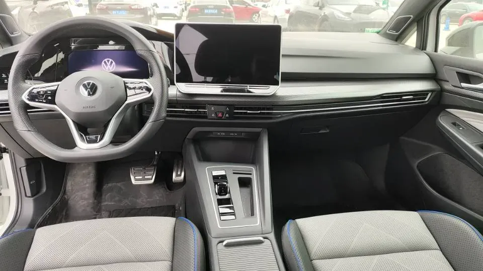 2025 Volkswagen Golf 1.5T 160HP L4 7DCT,autocango,china used car exporter,china ev exporter,chinese used car exporter,chinese used ev exporter