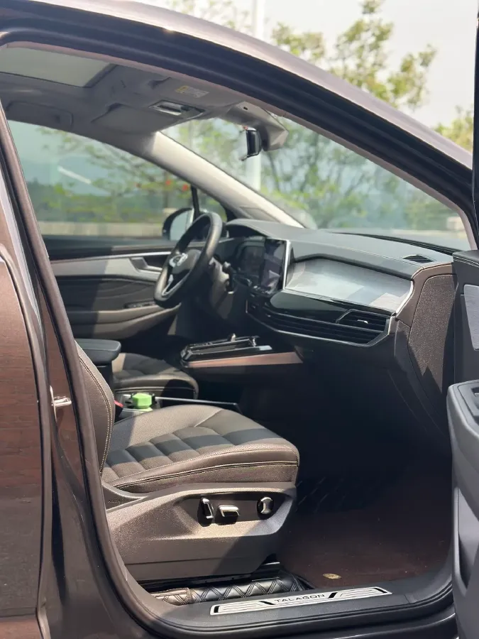 2024 Volkswagen Talagon 2.0T 220HP L4 7DCT,autocango,china used car exporter,china ev exporter,chinese used car exporter,chinese used ev exporter