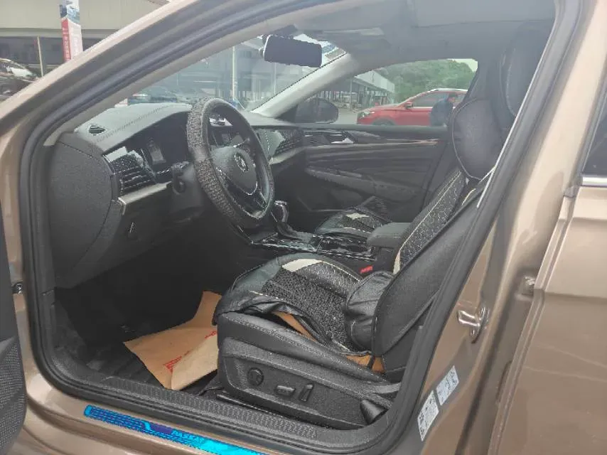 2019 Skoda Kodiak 2.0T 186HP L4 7DCT,autocango,china used car exporter,china ev exporter,chinese used car exporter,chinese used ev exporter