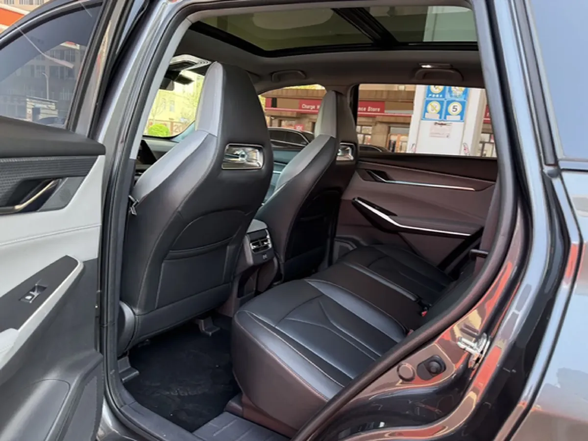 2022 ChangAn CS75 Plus 1.5T 178HP L4 6AT,autocango,china used car exporter,china ev exporter,chinese used car exporter,chinese used ev exporter