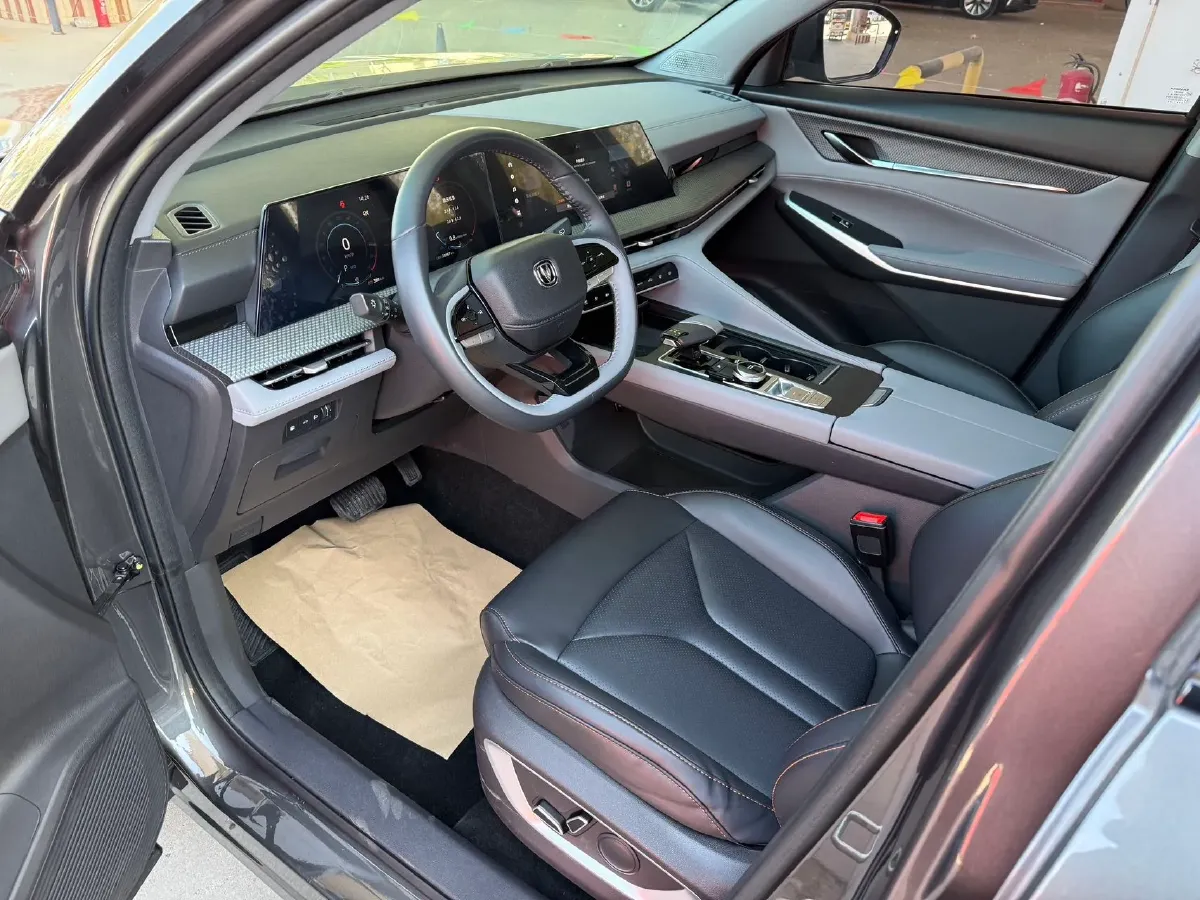 2022 ChangAn CS75 Plus 1.5T 178HP L4 6AT,autocango,china used car exporter,china ev exporter,chinese used car exporter,chinese used ev exporter