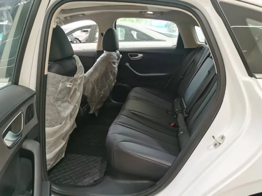 2025 Roewe D7 1.5L 112HP L4 1DHT PHEV 19.7KWH,autocango,china used car exporter,china ev exporter,chinese used car exporter,chinese used ev exporter