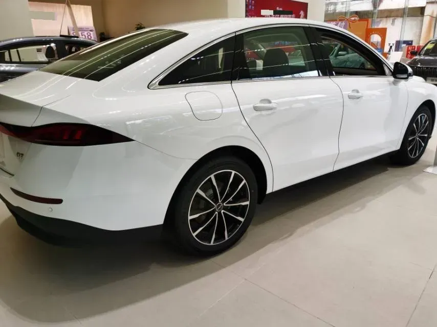 2025 Roewe D7 1.5L 112HP L4 1DHT PHEV 19.7KWH,autocango,china used car exporter,china ev exporter,chinese used car exporter,chinese used ev exporter