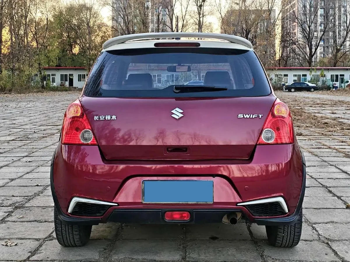 2015 Venucia R50 1.6L 117HP L4 5MT,autocango,china used car exporter,china ev exporter,chinese used car exporter,chinese used ev exporter
