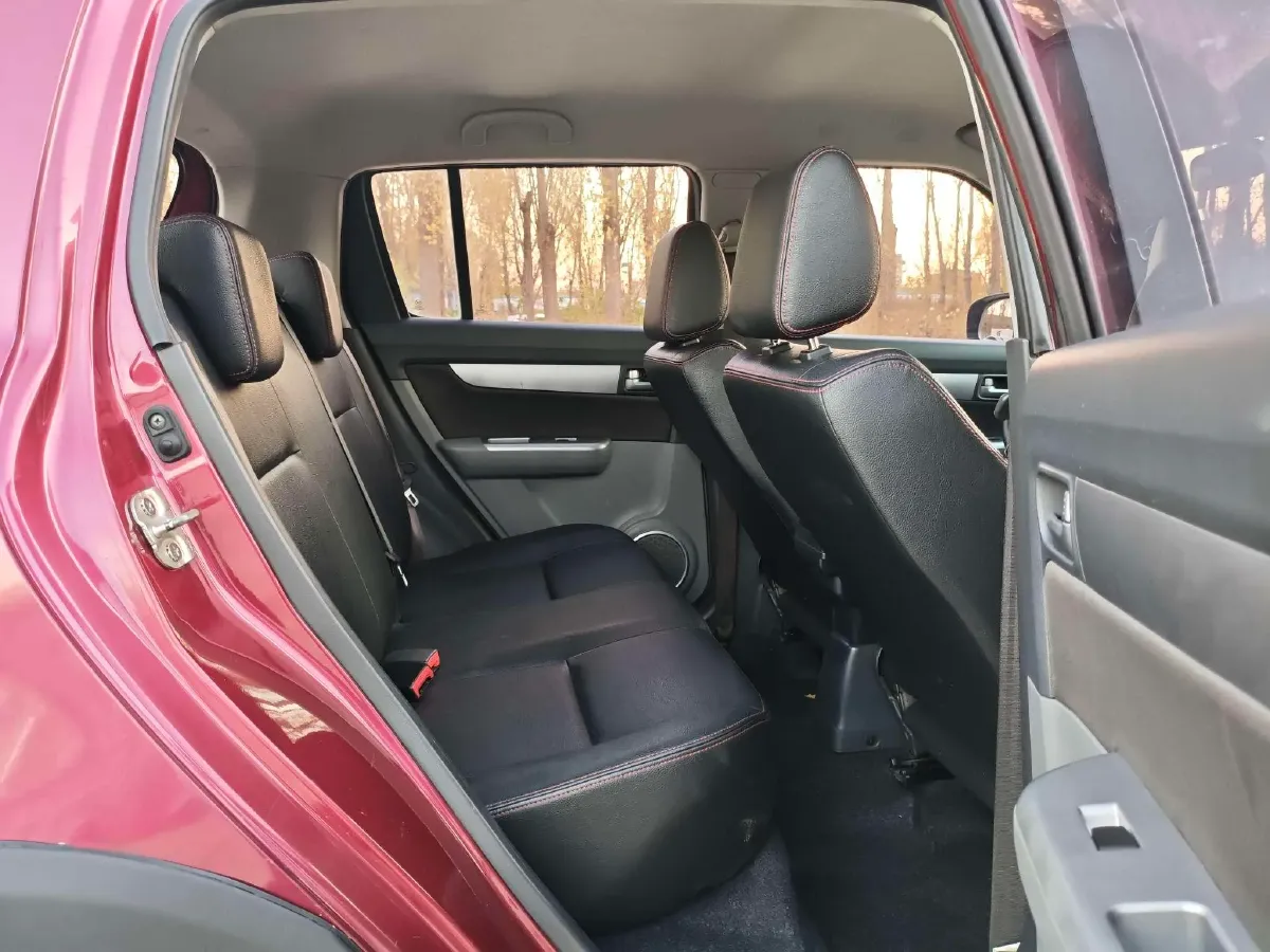 2015 Venucia R50 1.6L 117HP L4 5MT,autocango,china used car exporter,china ev exporter,chinese used car exporter,chinese used ev exporter