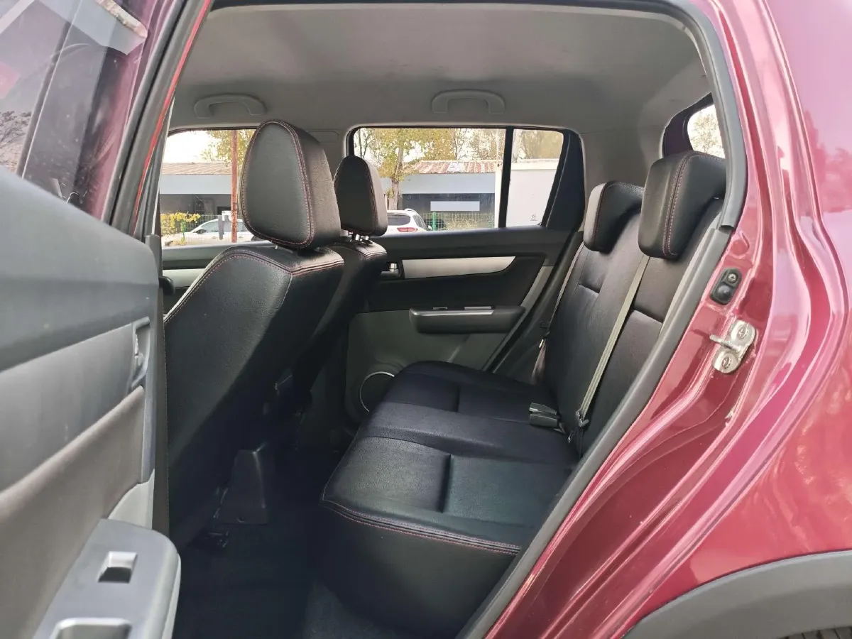 2015 Venucia R50 1.6L 117HP L4 5MT,autocango,china used car exporter,china ev exporter,chinese used car exporter,chinese used ev exporter