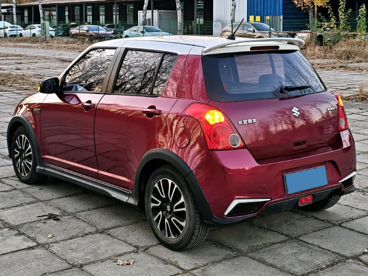 2015 Venucia R50 1.6L 117HP L4 5MT,autocango,china used car exporter,china ev exporter,chinese used car exporter,chinese used ev exporter