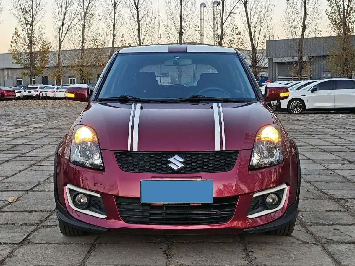 2015 Venucia R50 1.6L 117HP L4 5MT,autocango,china used car exporter,china ev exporter,chinese used car exporter,chinese used ev exporter