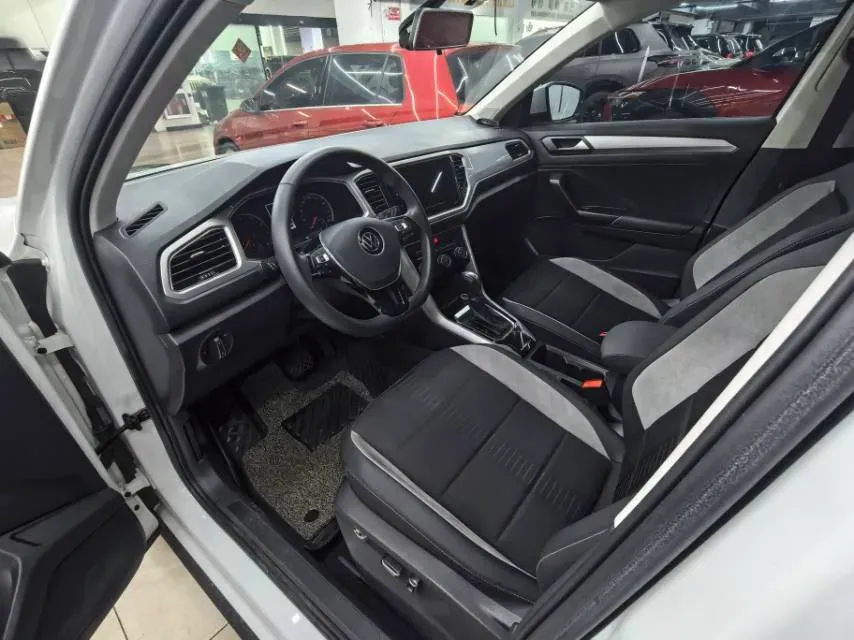 2021 Volkswagen T-Roc 1.4T 150HP L4 7DCT,autocango,china used car exporter,china ev exporter,chinese used car exporter,chinese used ev exporter