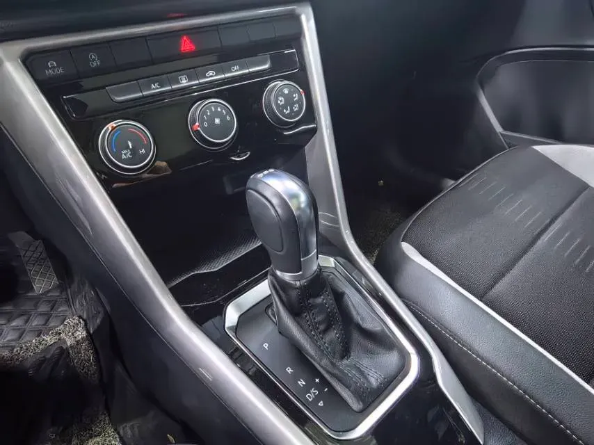 2021 Volkswagen T-Roc 1.4T 150HP L4 7DCT,autocango,china used car exporter,china ev exporter,chinese used car exporter,chinese used ev exporter