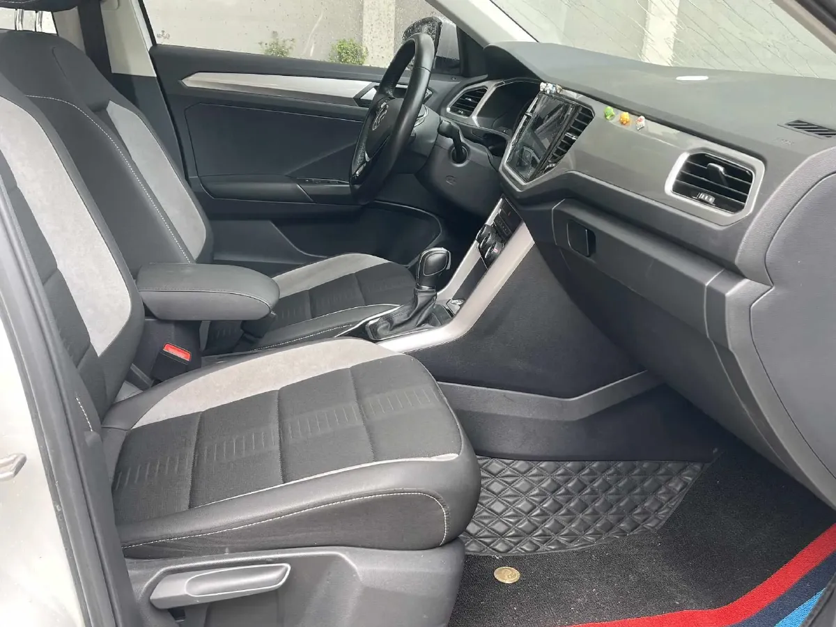 2022 Volkswagen T-Roc 1.4T 150HP L4 7DCT,autocango,china used car exporter,china ev exporter,chinese used car exporter,chinese used ev exporter
