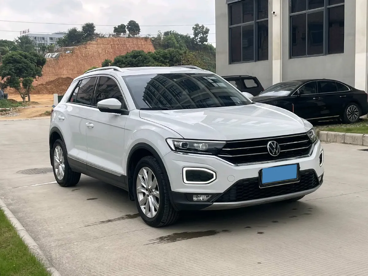 2022 Volkswagen T-Roc 1.4T 150HP L4 7DCT,autocango,china used car exporter,china ev exporter,chinese used car exporter,chinese used ev exporter