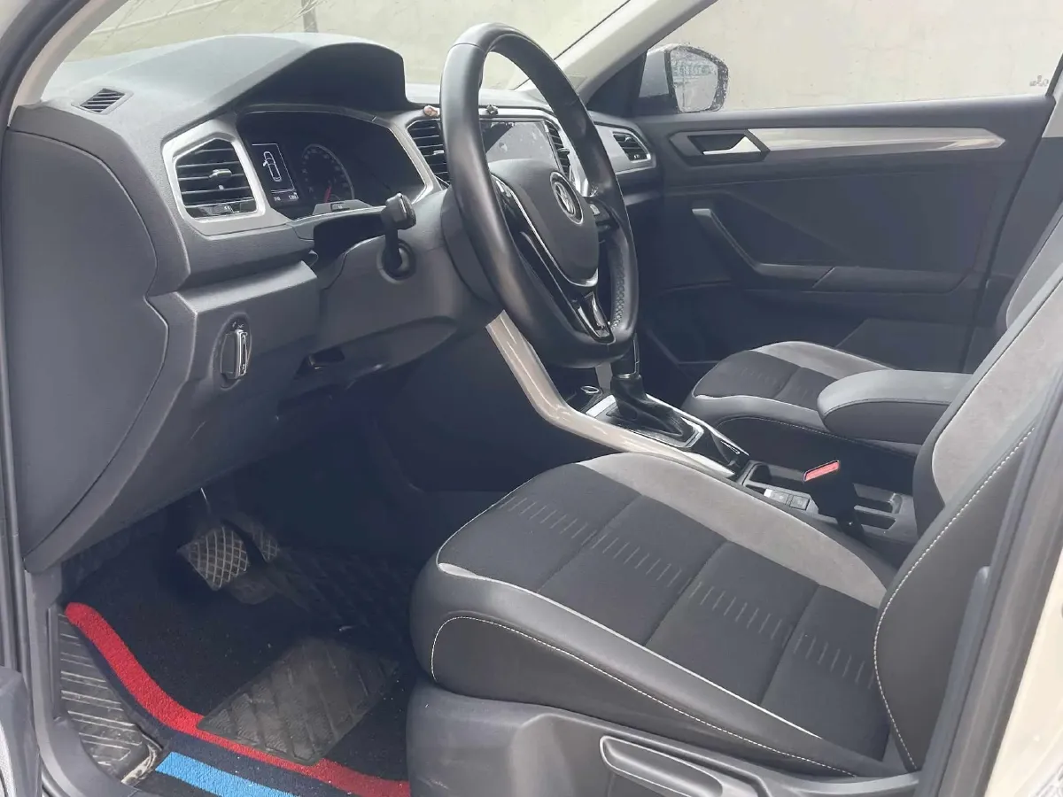 2022 Volkswagen T-Roc 1.4T 150HP L4 7DCT,autocango,china used car exporter,china ev exporter,chinese used car exporter,chinese used ev exporter