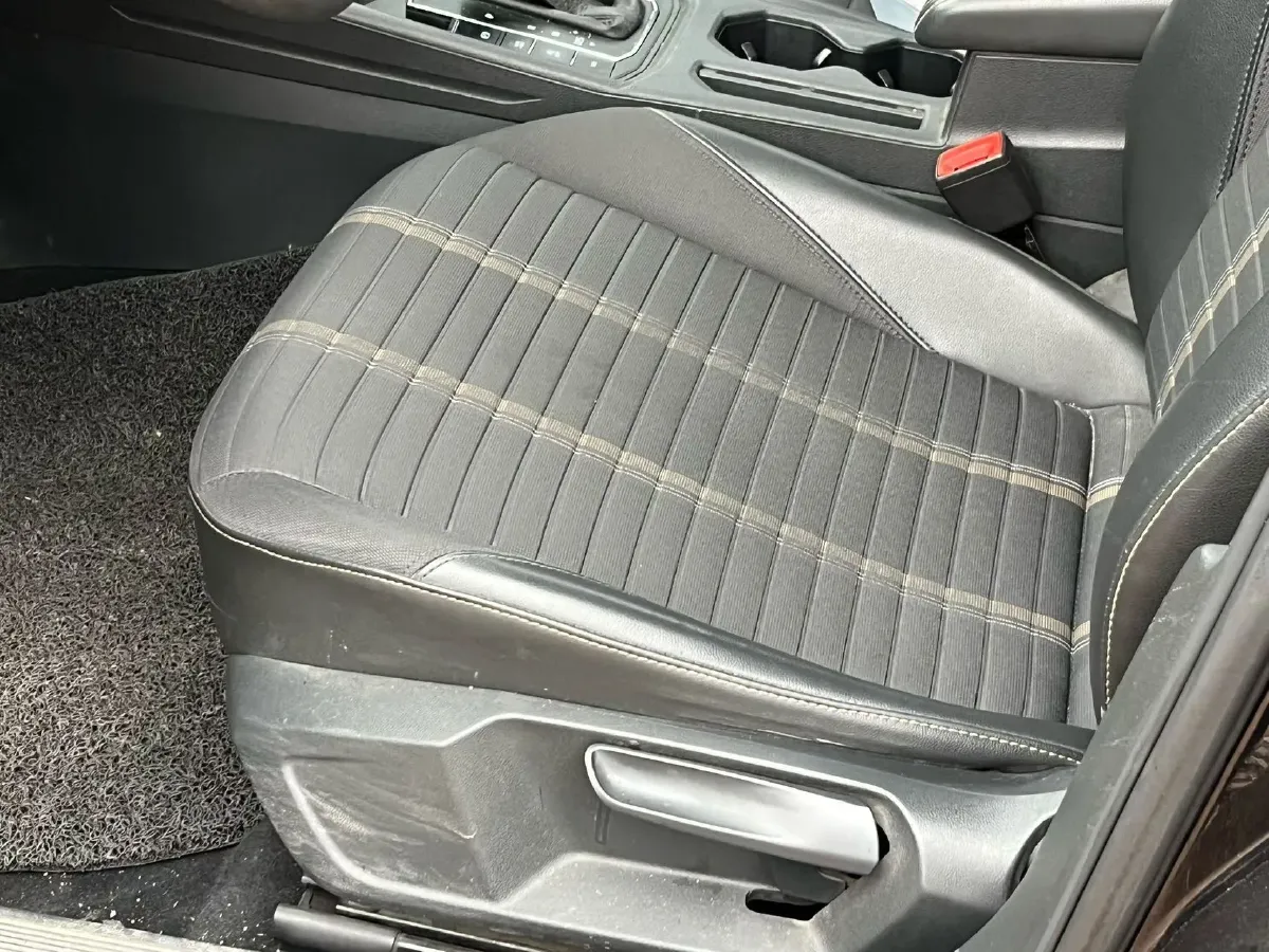 2018 Skoda Karoq 1.4T 150HP L4 7DCT,autocango,china used car exporter,china ev exporter,chinese used car exporter,chinese used ev exporter