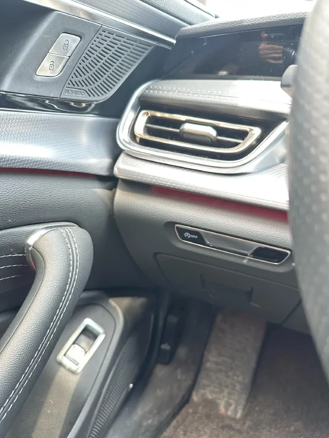 2024 HongQi H5 2.0T 224HP L4 8AT,autocango,china used car exporter,china ev exporter,chinese used car exporter,chinese used ev exporter