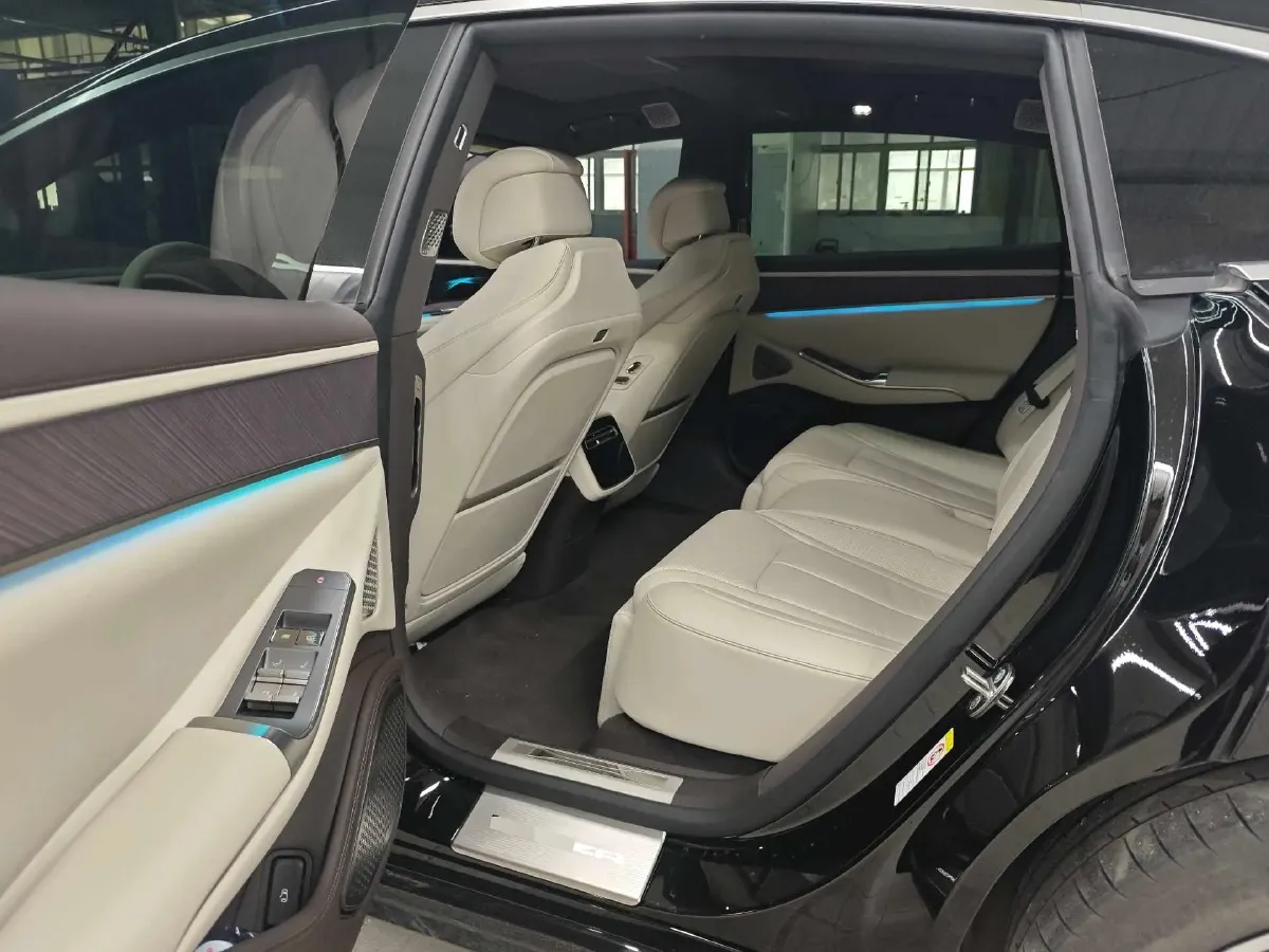 2024 Denza DenzaZ9 2.0T 207HP L4 E-CVT PHEV 38.5KWH,autocango,china used car exporter,china ev exporter,chinese used car exporter,chinese used ev exporter