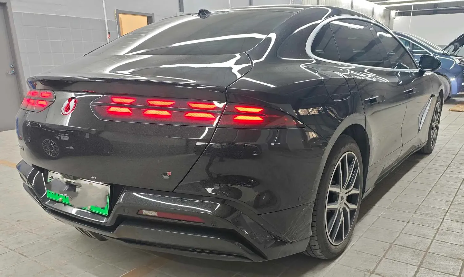 2024 Denza DenzaZ9 2.0T 207HP L4 E-CVT PHEV 38.5KWH,autocango,china used car exporter,china ev exporter,chinese used car exporter,chinese used ev exporter