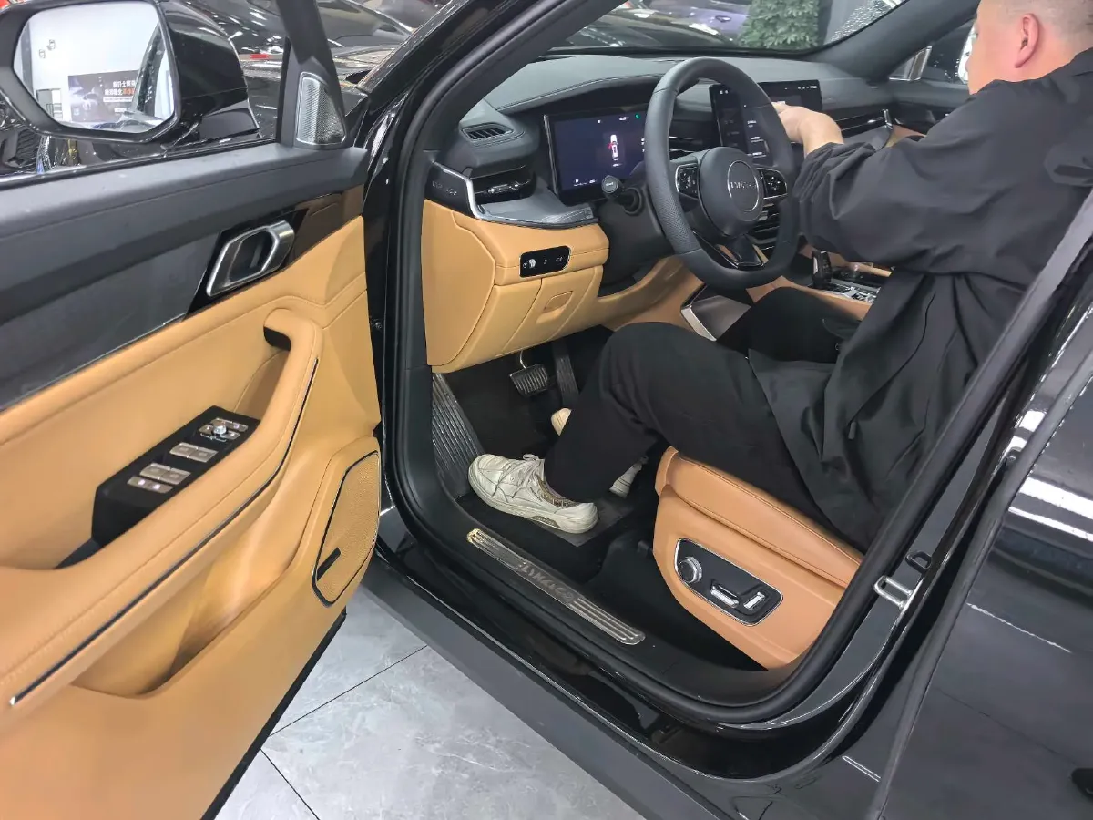 2025 LYNK&CO 09 EM-P 2.0T 254HP L4 3DHT PHEV,autocango,china used car exporter,china ev exporter,chinese used car exporter,chinese used ev exporter