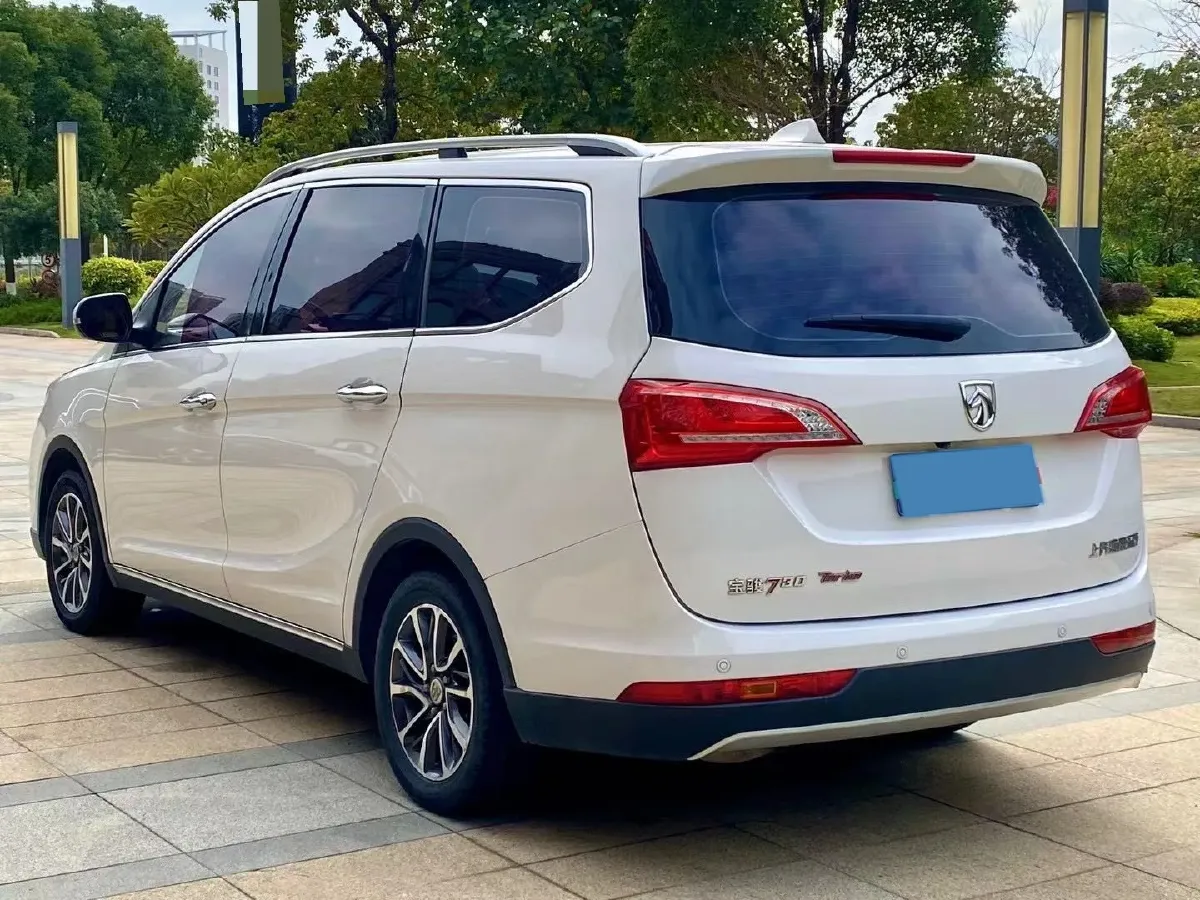 2017 BaoJun 730 1.5T 150HP L4 6MT,autocango,china used car exporter,china ev exporter,chinese used car exporter,chinese used ev exporter